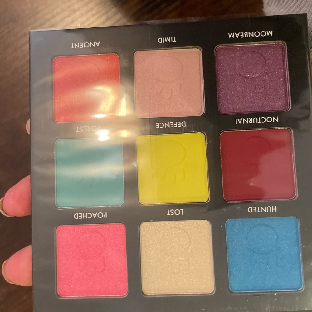 Wild Eyeshadow Palette - Vibrant Shades